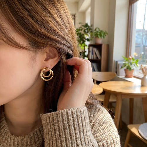 Alheli Earrings lifestyle